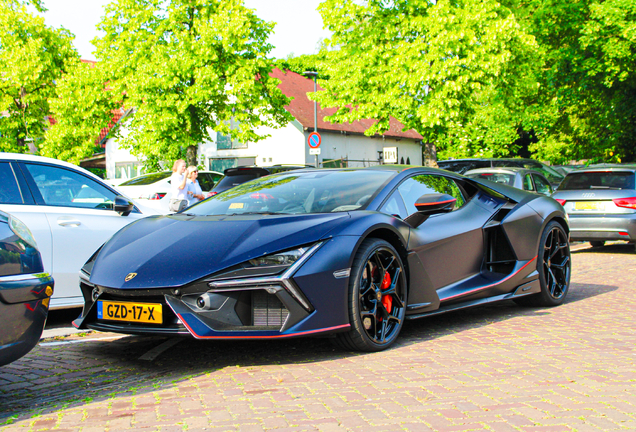 Lamborghini Revuelto