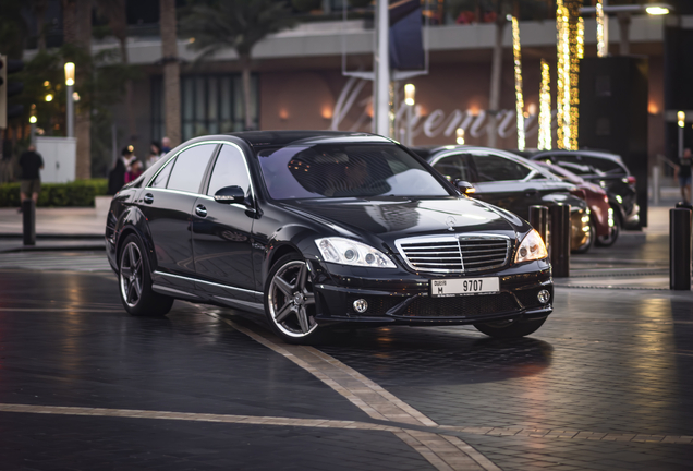Mercedes-Benz S 65 AMG V221