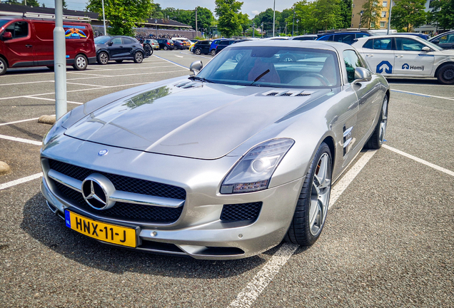 Mercedes-Benz SLS AMG