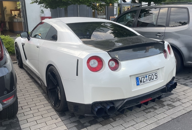 Nissan GT-R 2011