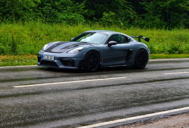 Porsche 718 Cayman GT4 RS