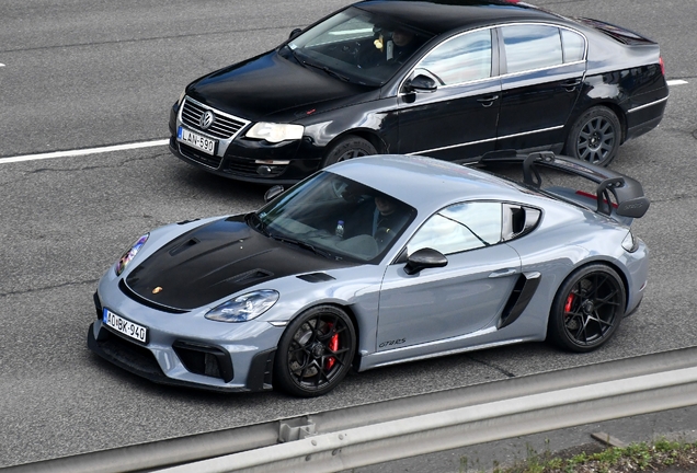 Porsche 718 Cayman GT4 RS Weissach Package