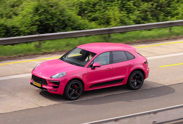 Porsche 95B Macan GTS