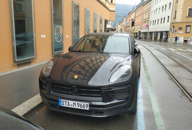 Porsche 95B Macan GTS MkIII