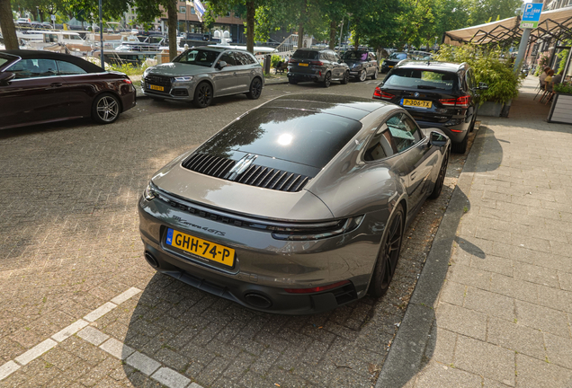Porsche 992 Carrera 4 GTS