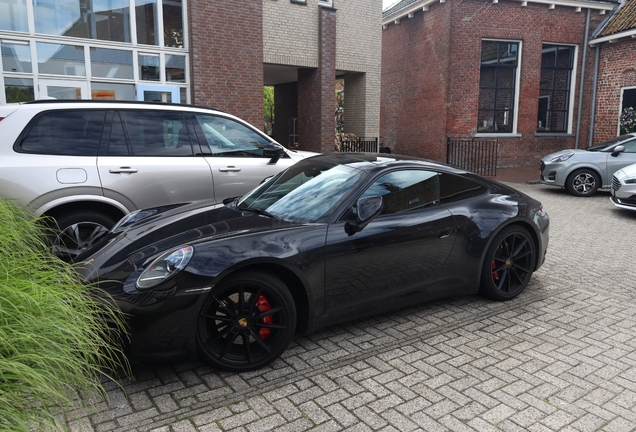 Porsche 992 Carrera 4S