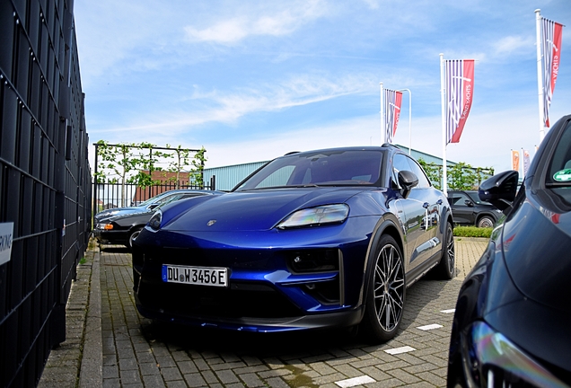 Porsche Macan EV Turbo