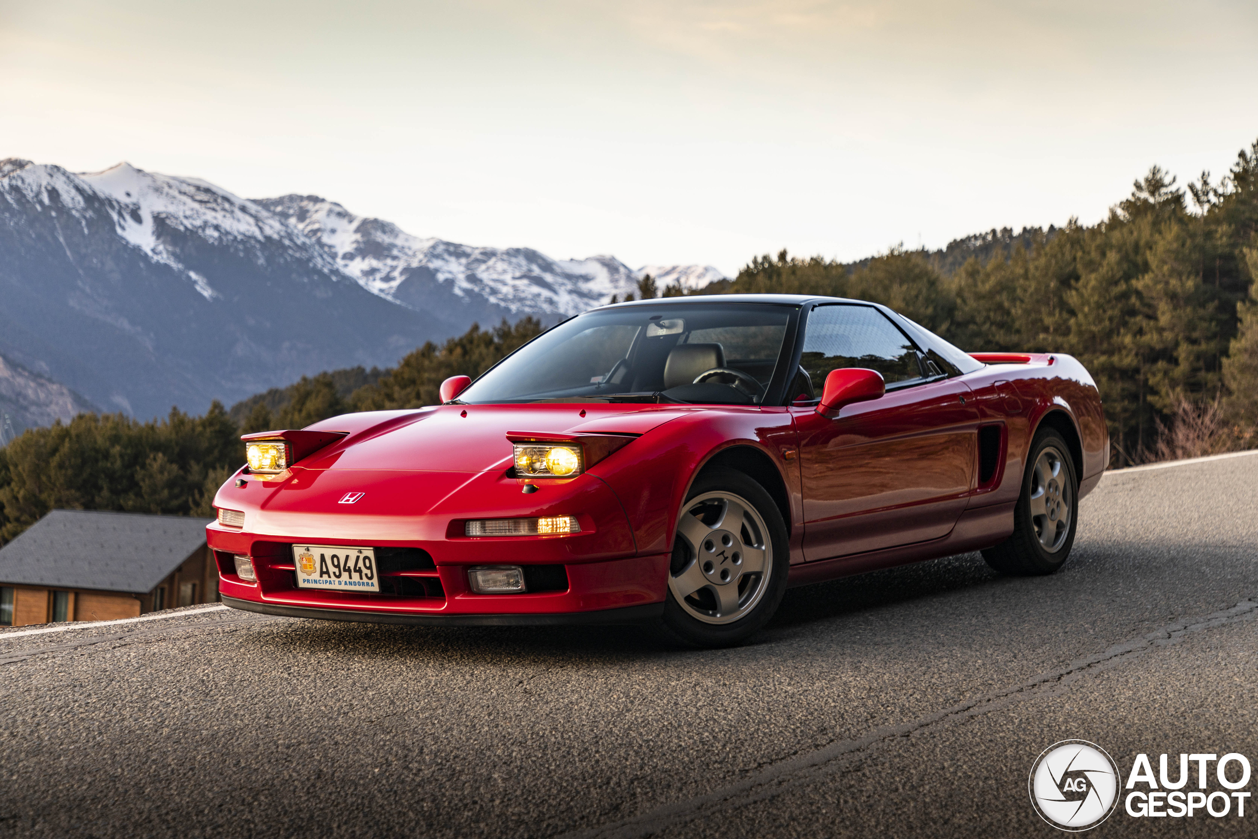 Honda NSX wordt prachtig vastgelegd in de bergen van Andorra