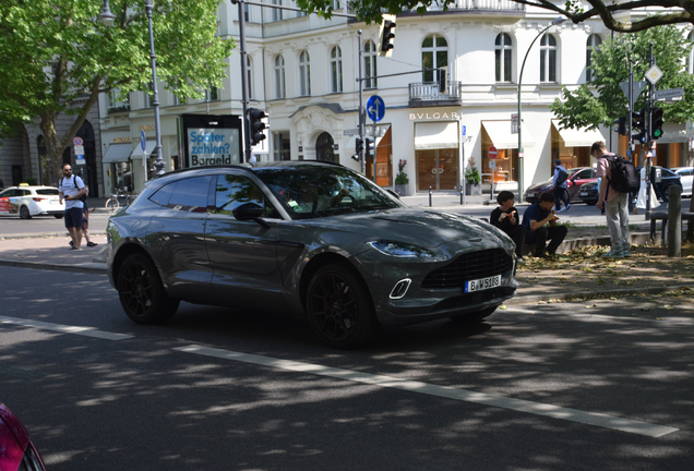 Aston Martin DBX