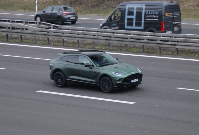 Aston Martin DBX707