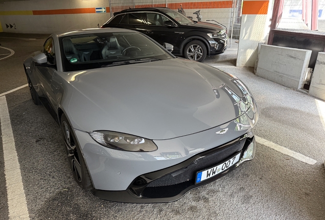 Aston Martin V8 Vantage 2018
