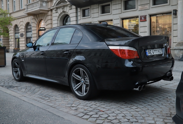 BMW M5 E60 2005