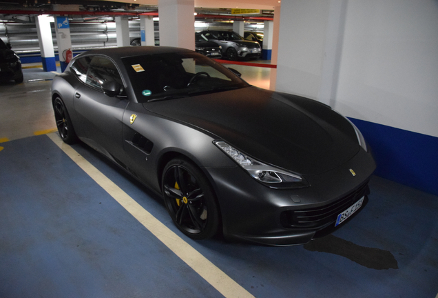 Ferrari GTC4Lusso