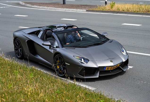 Lamborghini Aventador LP700-4 Roadster