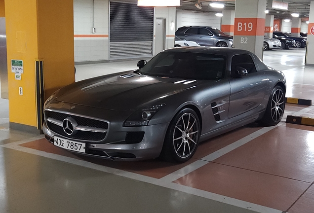 Mercedes-Benz SLS AMG