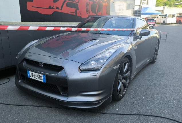 Nissan GT-R