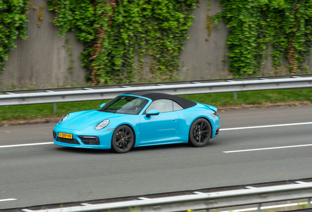 Porsche 992 Carrera 4S Cabriolet