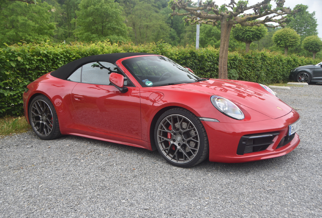 Porsche 992 Carrera 4S Cabriolet