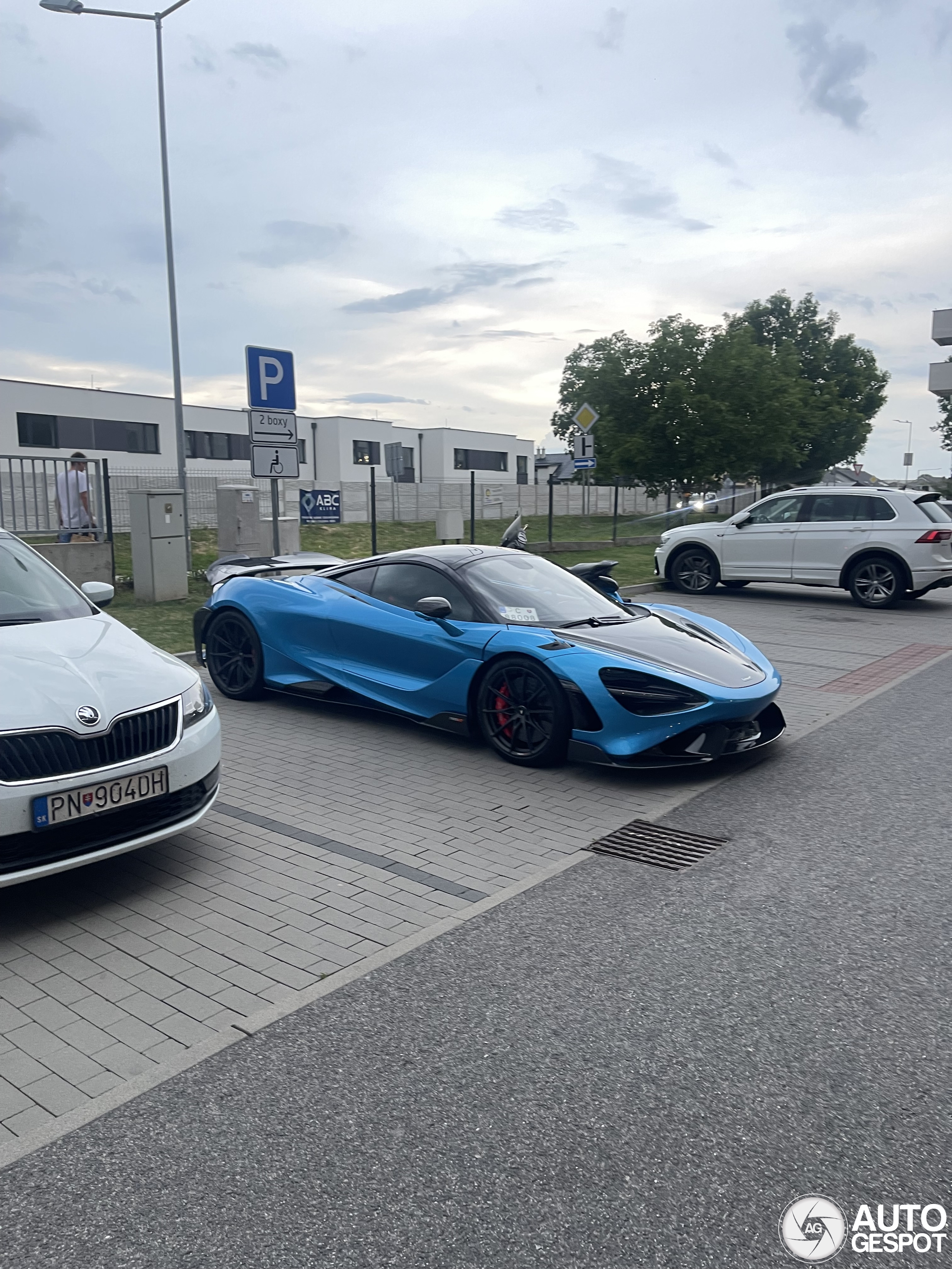McLaren 765LT