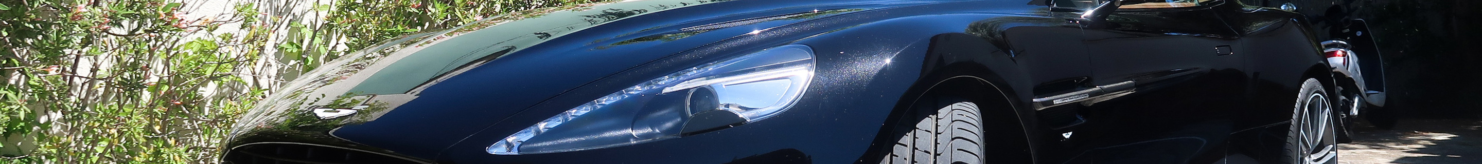 Aston Martin Vanquish Volante