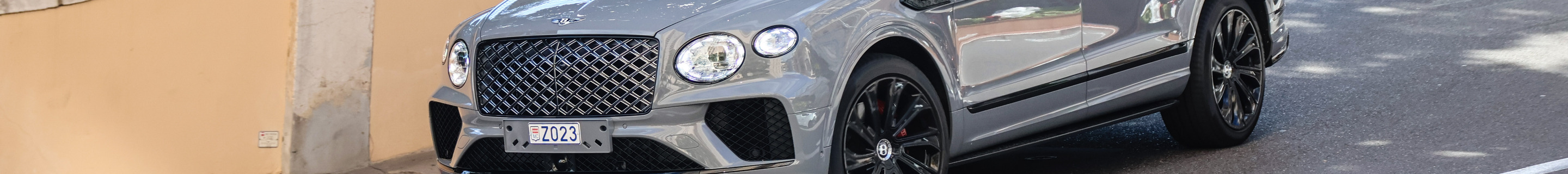 Bentley Bentayga EWB Mulliner