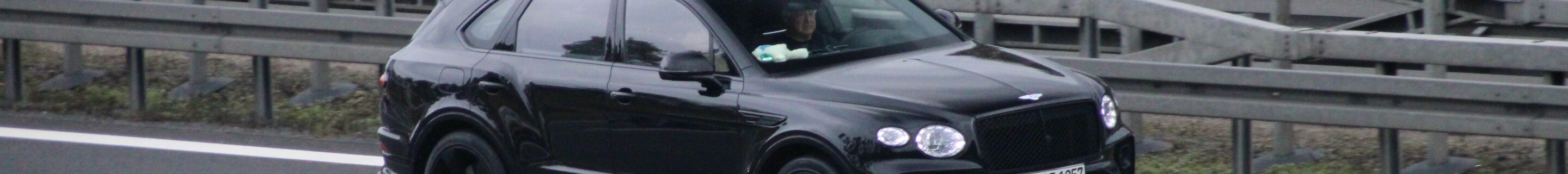 Bentley Bentayga V8 2021