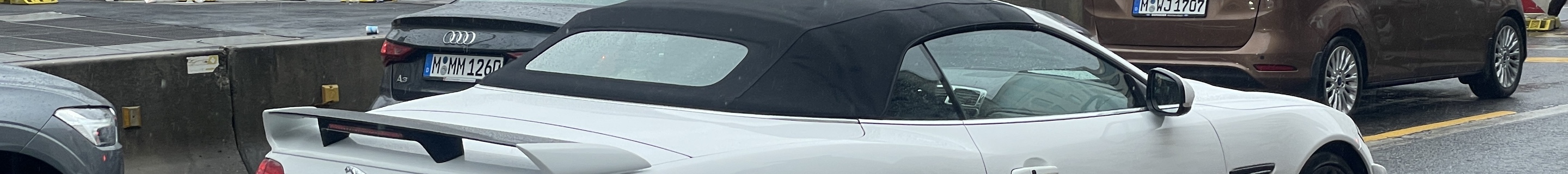 Jaguar XKR-S Convertible 2012