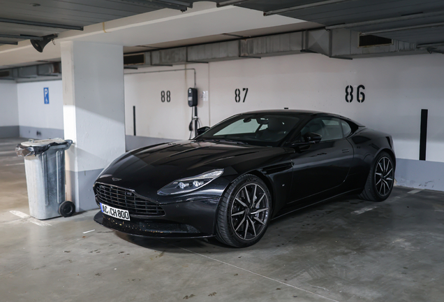 Aston Martin DB11