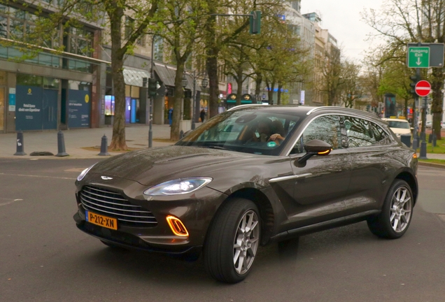 Aston Martin DBX