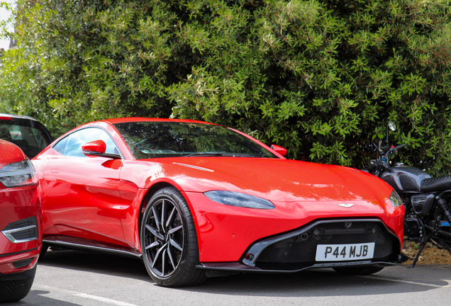 Aston Martin V8 Vantage 2018
