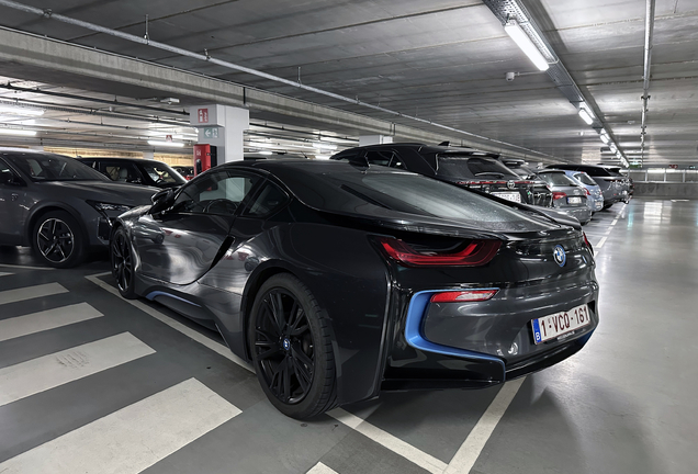 BMW i8