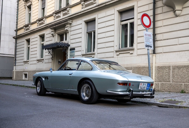 Ferrari 330 GT 2+2 Series II