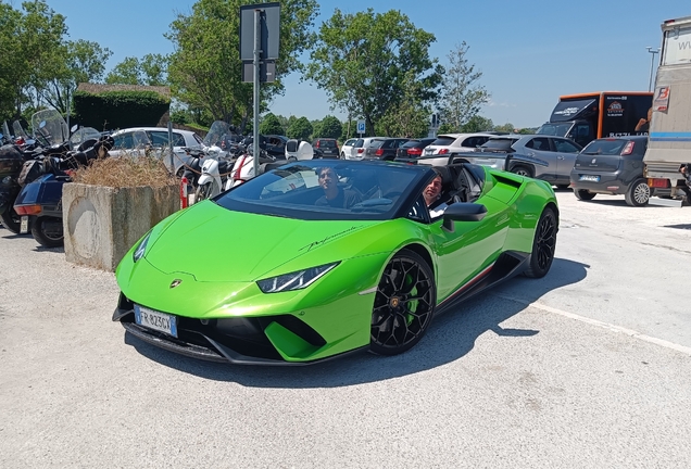 Lamborghini Huracán LP640-4 Performante Spyder