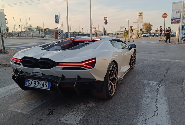 Lamborghini Revuelto