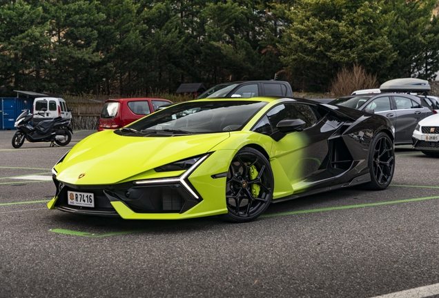 Lamborghini Revuelto