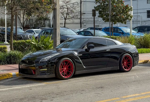 Nissan GT-R 2014
