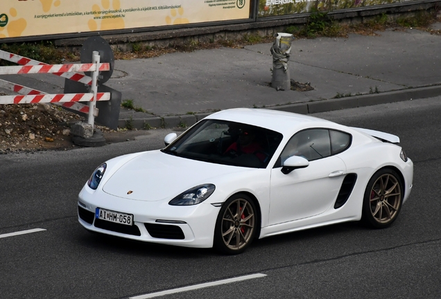 Porsche 718 Cayman S