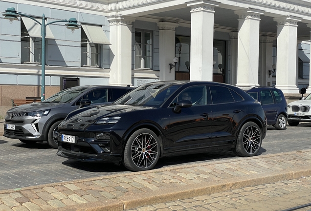 Porsche Macan EV Turbo