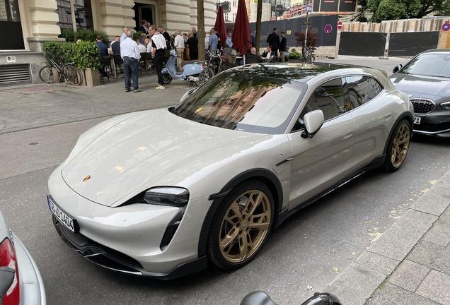 Porsche Taycan Turbo Cross Turismo