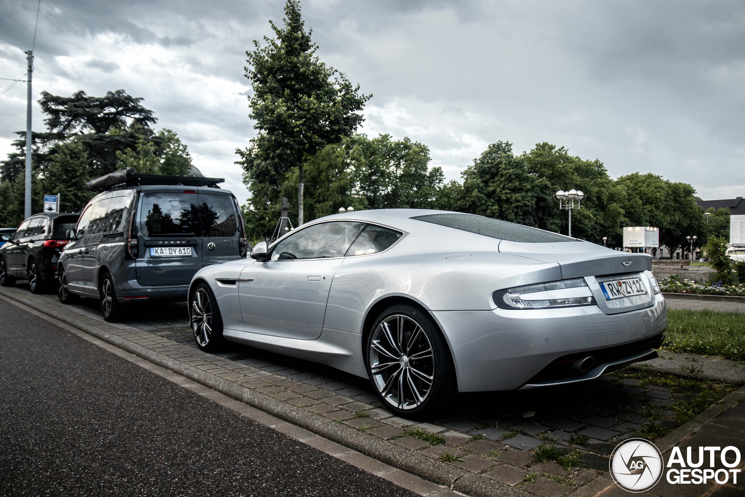 Aston Martin Virage 2011