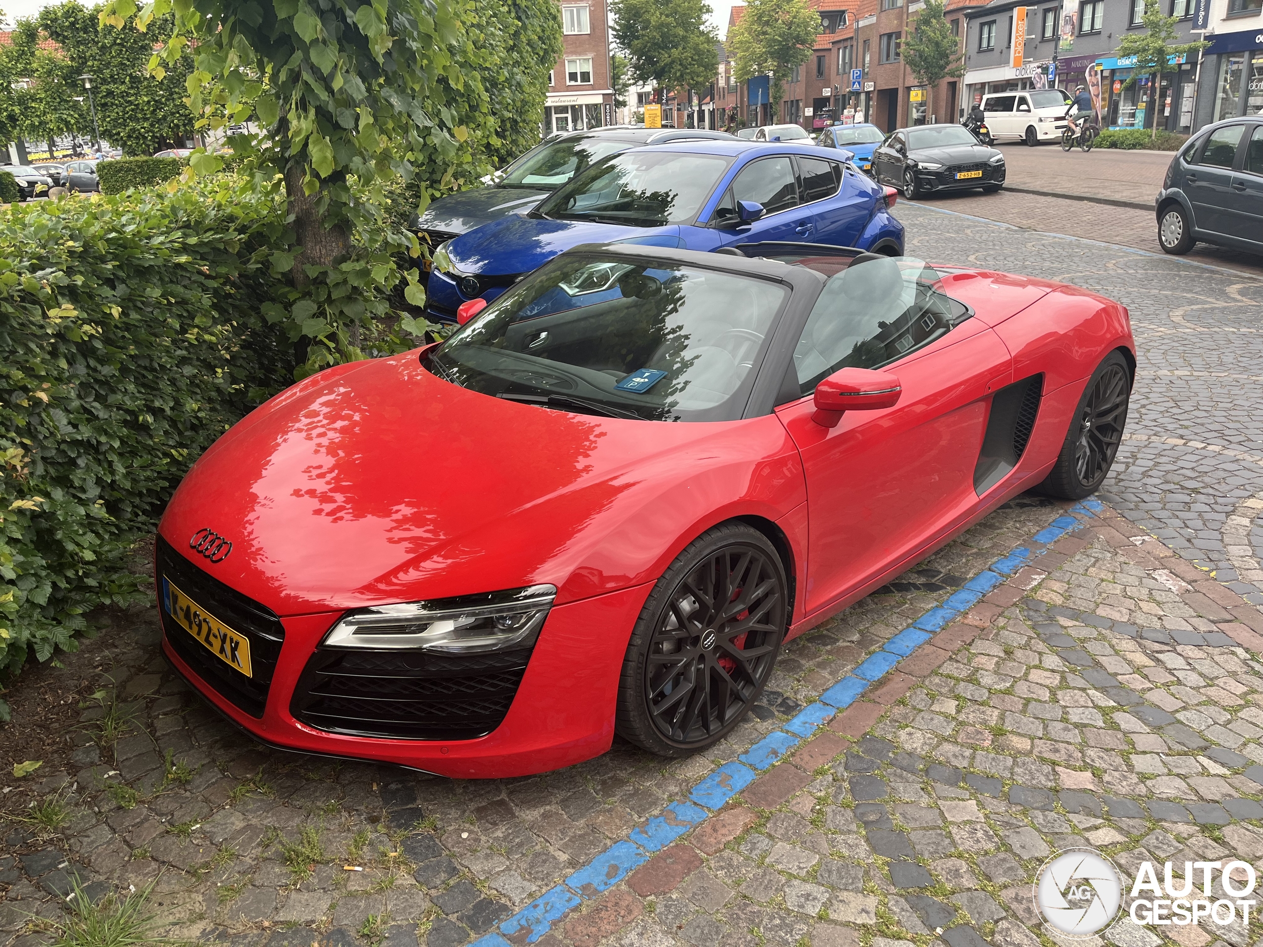 Audi R8 V8 Spyder 2013