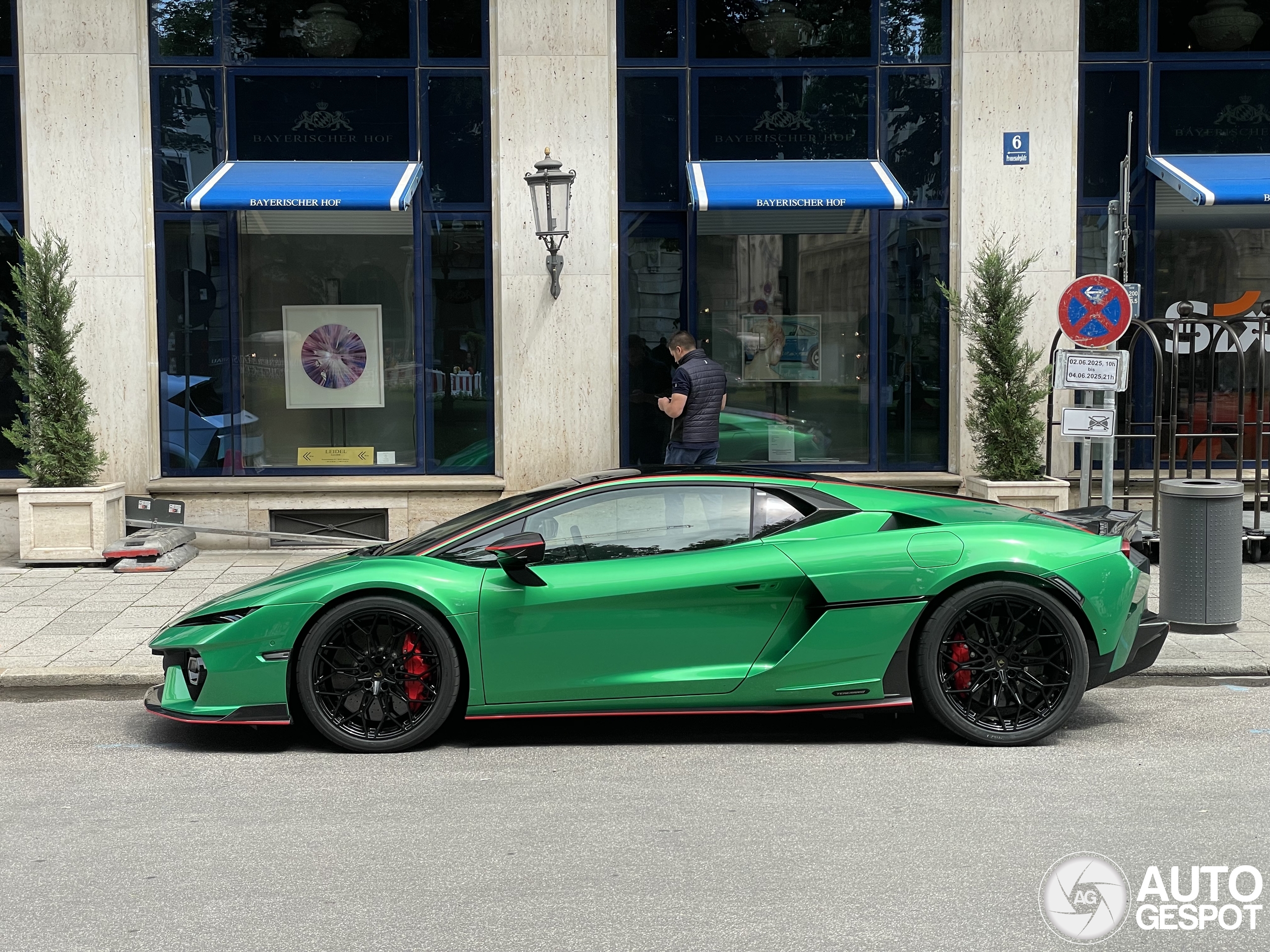 The Lamborghini Temerario tour continues: Spotted in Munich without plates