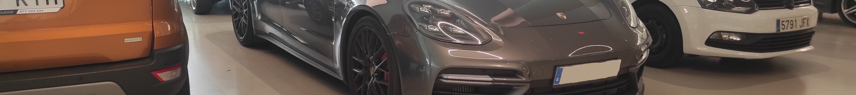 Porsche 971 Panamera Turbo