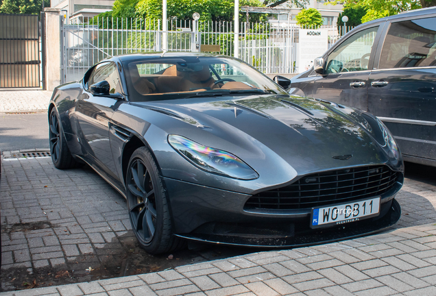 Aston Martin DB11