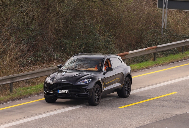 Aston Martin DBX