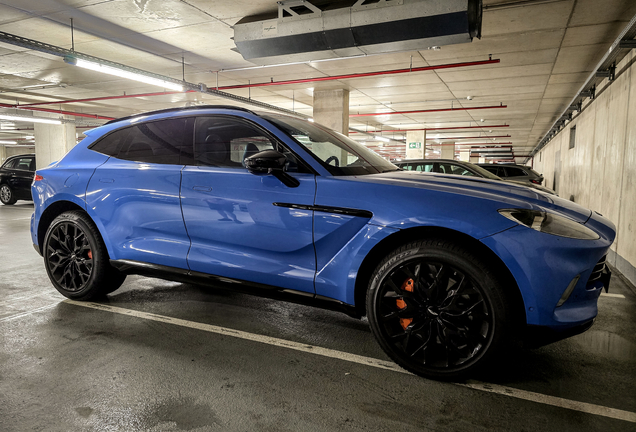 Aston Martin DBX