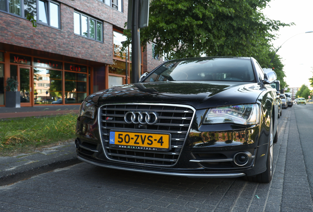 Audi S8 D4