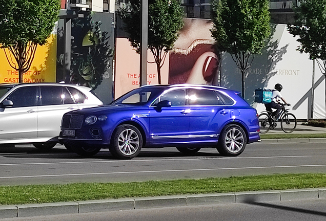 Bentley Bentayga Hybrid Azure