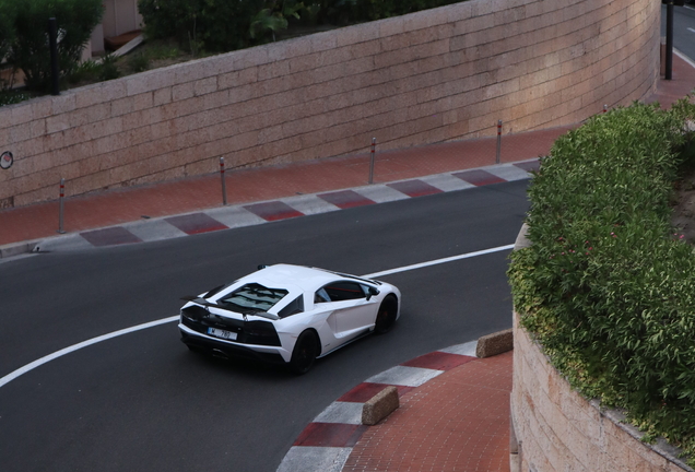 Lamborghini Aventador S LP740-4