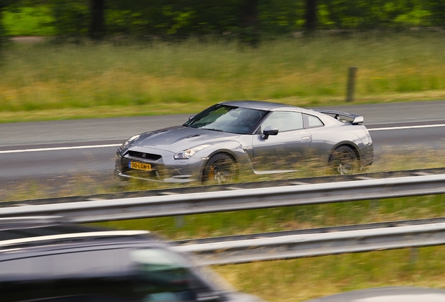 Nissan GT-R